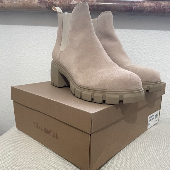 Steve Madden Howler Booties - Picture 3 of 7